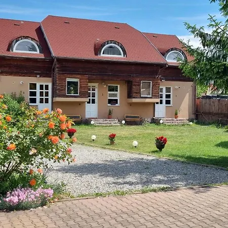 Apartament Lend In The Garden Miercurea Ciuc